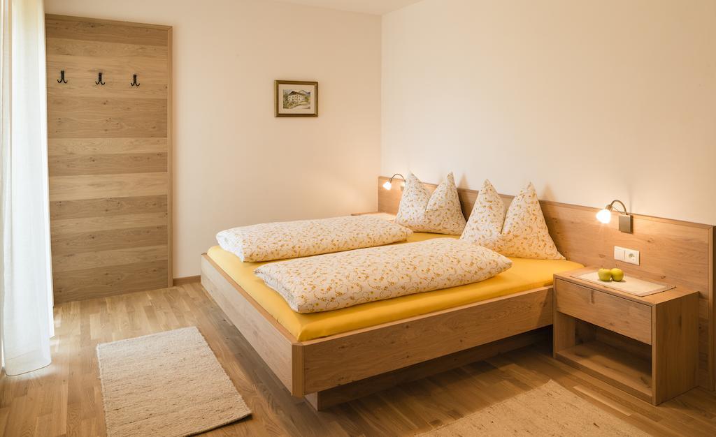 Beim Dorner Apartment Schenna Ruang foto